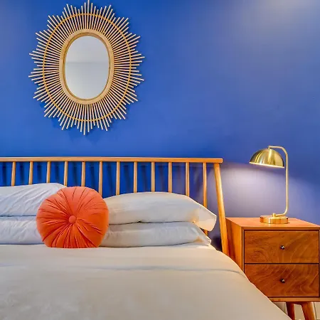 Private Suite In Historic Austin B&B- Sleeps 4